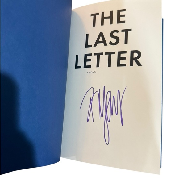 The Last Letter Hardcover Book by Rebecca Yarros NWOT Autographed & Signed - Picture 3 of 10